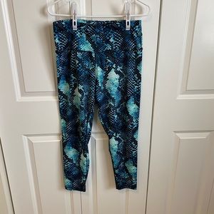 Dry fit workout leggings, mid-calf length.